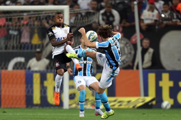 Grêmio domina o Corinthians, mas fica no empate em 1 a 1
