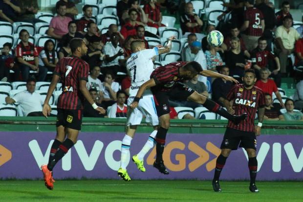 Jogadores do Grêmio minimizam pressão sofrida ao final da partida: Nossa equipe foi madura