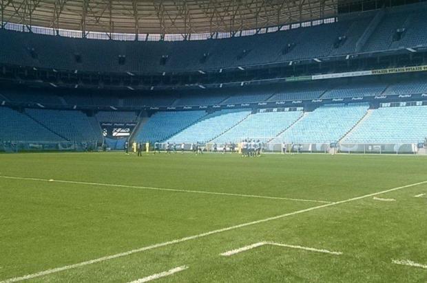 No último treino antes do retorno, Grêmio foca na bola aérea