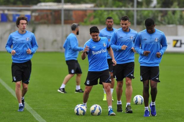 Grêmio faz treino de recuperação antes de jogo contra a Chapecoense