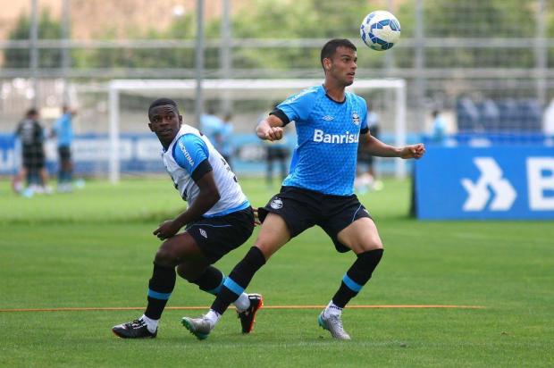 Zagueirão com sotaque francês: Thyere é trunfo contra o Vasco