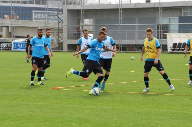 Luan volta a treinar, e Roger indica Marcelo Oliveira no meio-campo