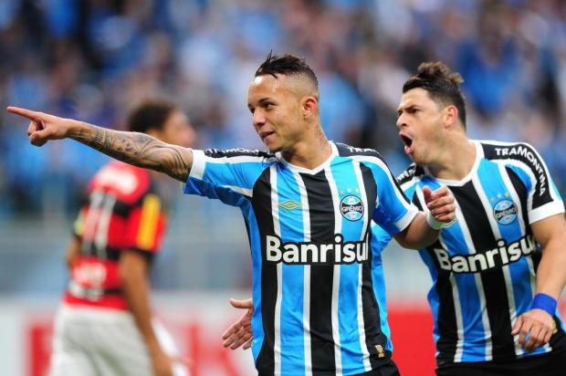 Grêmio vence Flamengo por 2 a 0 e encaminha classificação à Libertadores