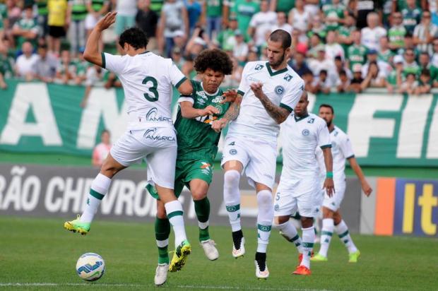 Goiás adia definição sobre liberação de Fred ao Grêmio para terça-feira