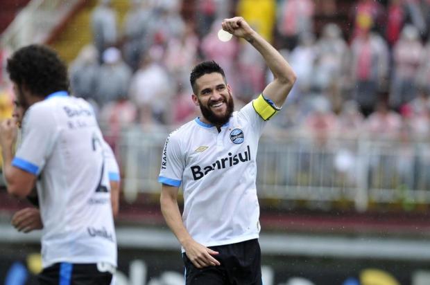 Grêmio vence o Joinville, mas termina o Brasileirão em terceiro
