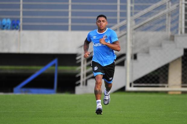 Contrato do lateral Wallace Oliveira com o Grêmio aparece no BID