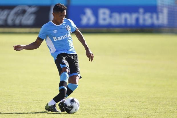 A vez de Wesley: lateral-direito ganha chance de Roger no Grêmio