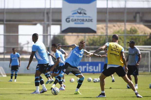 Roger ajusta detalhes antes do primeiro teste do Grêmio em 2016