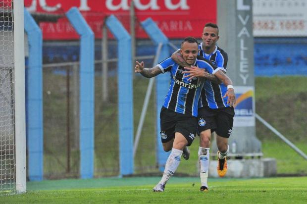 De virada, Grêmio vence o Aimoré e assume a liderança do Gauchão