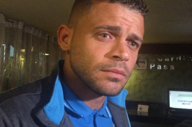 Edinho aposta em bola parada como diferencial do Grêmio contra Toluca
