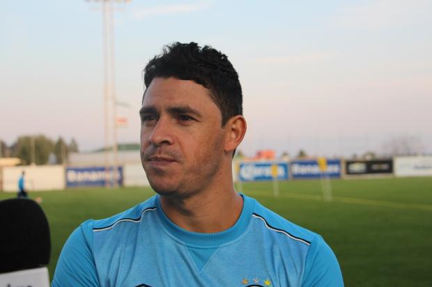 Giuliano aposta em chutes de fora da área para surpreender o Toluca