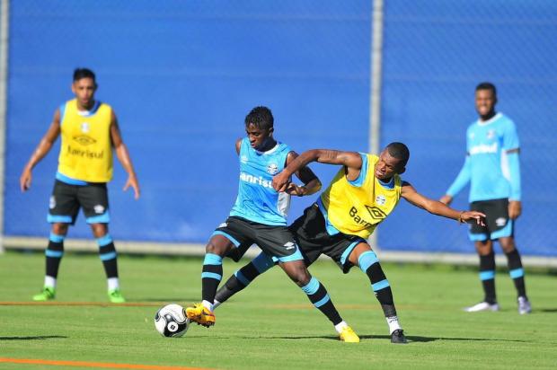 Em pré-temporada, Miller Bolaños começa treinos com bola