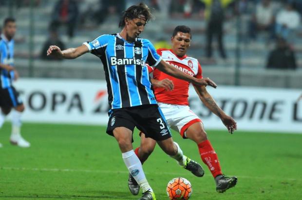 Defesa do Grêmio vira problema para Roger resolver