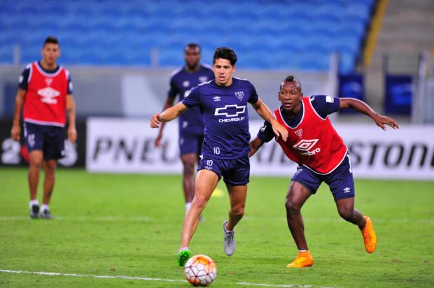 LDU faz rachão no treino de reconhecimento da Arena