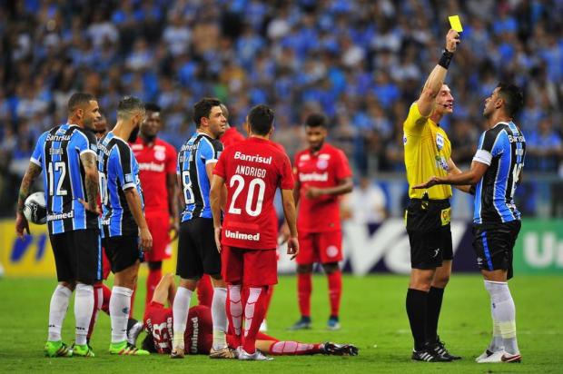 Dirigentes de Grêmio e Inter trocam farpas por conta de lesão de Bolaños e entrada de Maicon em Dourado