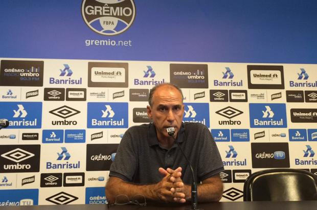 O quadro de Miller Bolaños era dramático, lamenta médico do Grêmio