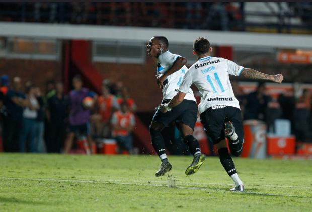 Cacalo: a força de uma camisa