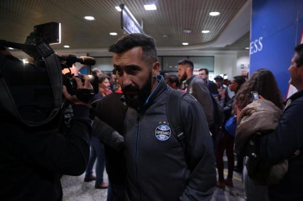 Grêmio volta a Porto Alegre com empolgação da torcida após vitória sobre Atlético-MG