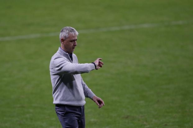Cacalo: Grêmio tem elenco para mostrar melhor futebol