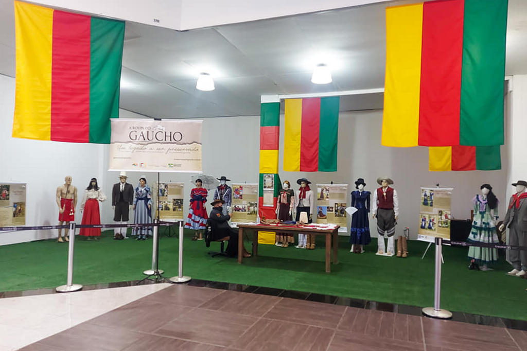 A indumentária gaúcha em exposição - Vimarsana News
